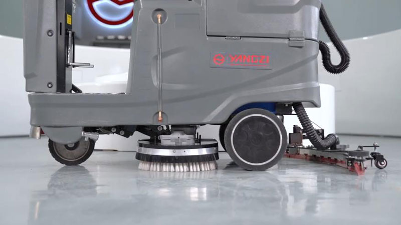 工業(yè)洗地機(jī)是掃洗拖吸一體的好還是分開的好一些 工業(yè)洗地機(jī)是掃洗拖吸一體的好還是分開的好一些