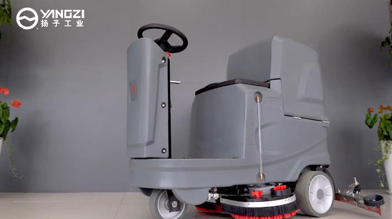 哪些地板清潔機(jī)最適合大型倉庫清理 哪些地板清潔機(jī)最適合大型倉庫清理