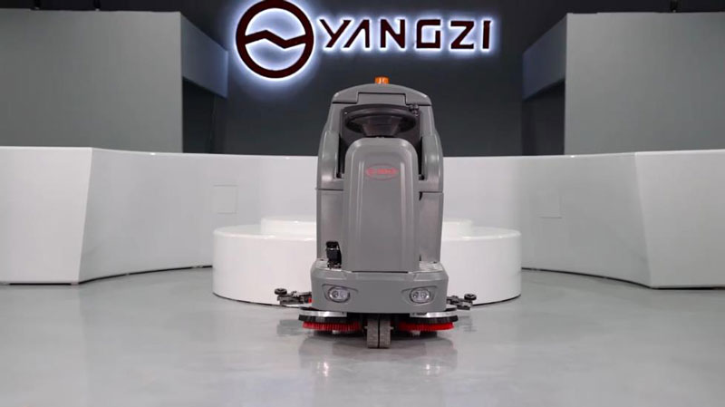 揚(yáng)子駕駛式洗地機(jī)