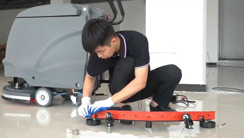 洗地機(jī)問題一:吸水性差 洗地機(jī)問題一:吸水性差