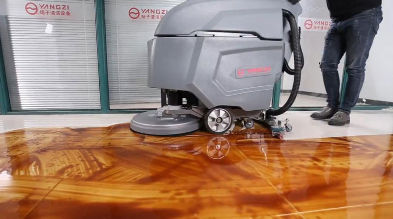 選擇地板清潔機(jī)而不是手動(dòng)清潔的原因 選擇地板清潔機(jī)而不是手動(dòng)清潔的原因