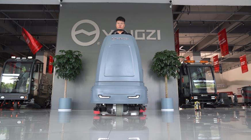 如何選擇合適的駕駛式洗地機(jī) 如何選擇合適的駕駛式洗地機(jī)