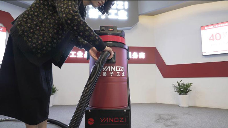 工業(yè)吸塵器與商用吸塵器的區(qū)別 工業(yè)吸塵器與商用吸塵器的區(qū)別