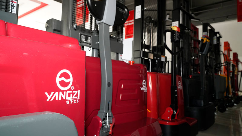 您需要新叉車的 3 個跡象 您需要新叉車的 3 個跡象