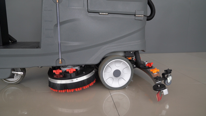 使用工業(yè)洗地機有什么好處 使用工業(yè)洗地機有什么好處